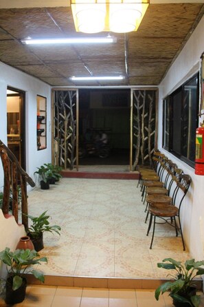 Khu tiếp khách ở sảnh