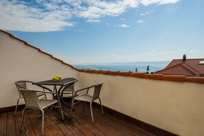 Deluxe Apartment, 1 Bedroom, Balcony, Sea View | Balcony