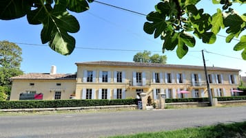 Bagian depan properti