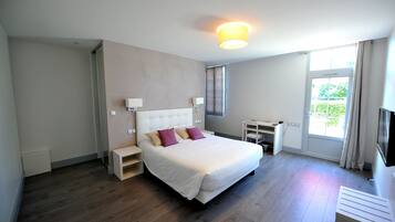 Kamar Double Deluks | Meja kerja, kedap suara, dan Wi-Fi gratis