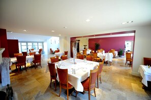 Lunsj og middag serveres, franske retter