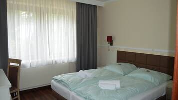 Standard dubbelrum | Skrivbord, gratis wi-fi och sÀngklÀder