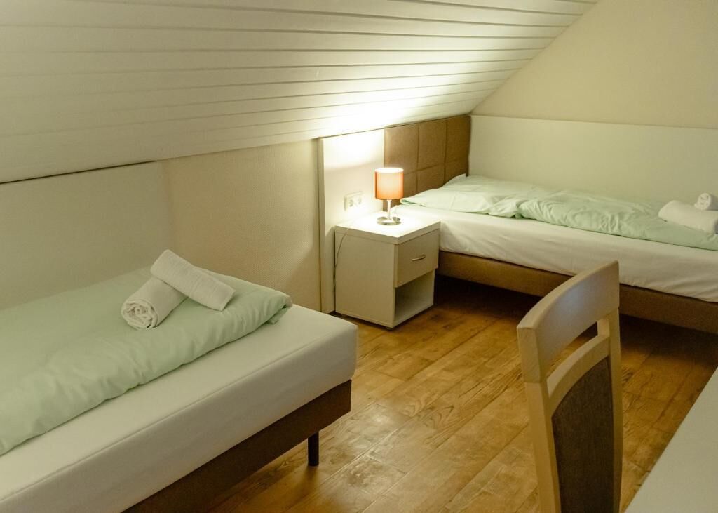 Comfort Twin Room, 2 Twin Beds | Desk, WiFi (free), bed sheets
