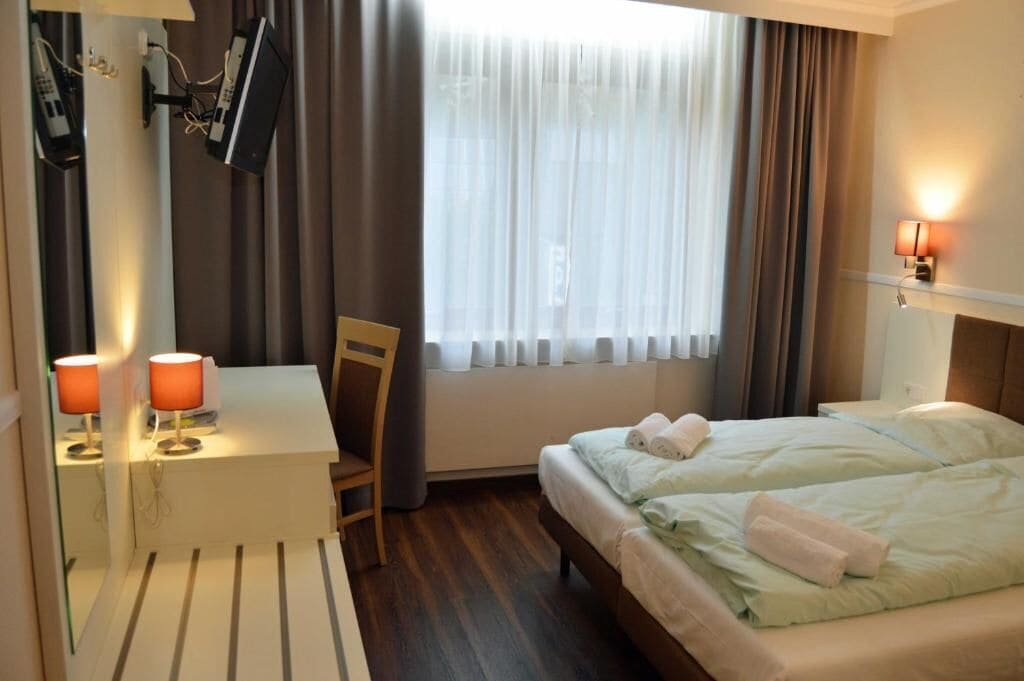 Habitación doble estándar | Escritorio, wifi gratis y ropa de cama 