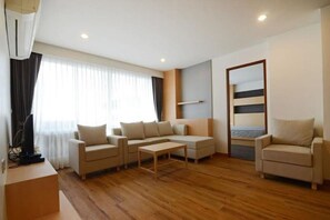 2-Bedroom Suite  | Living room