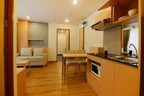 2-Bedroom Suite  | 私人小型廚房 | 大型雪櫃/冰箱、微波爐、爐具、咖啡機/沖茶器