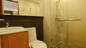 Shower, towels