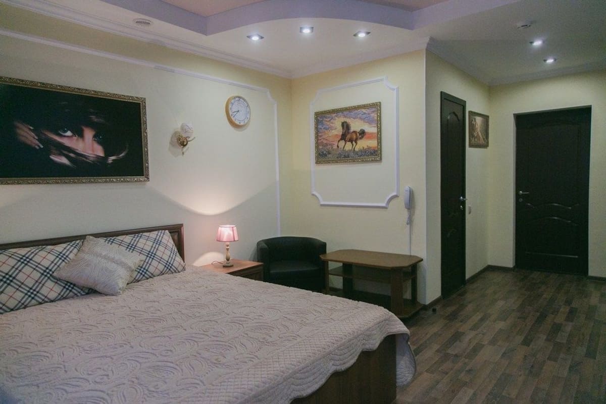 Kamar Single Ekonomi | Brankas, setrika/meja setrika, dan tempat tidur lipat/tambahan