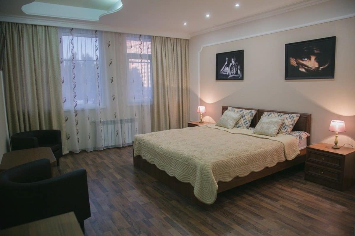 Kamar Double atau Twin Standar | Brankas, setrika/meja setrika, dan tempat tidur lipat/tambahan