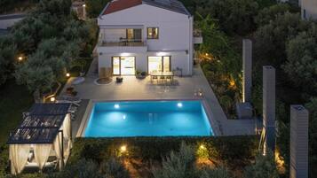 Vila, 3 quartos, vista para o jardim | Terraço/pátio