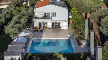 Villa, 3 Bedrooms, Garden View | Terrace/patio