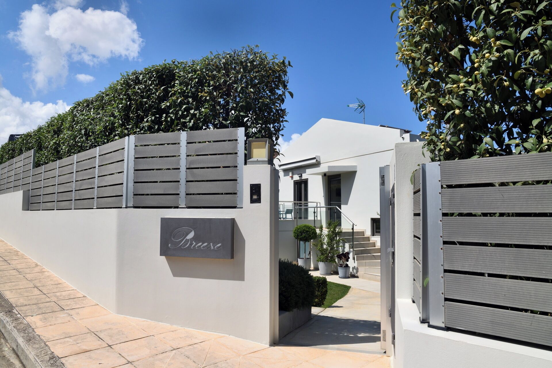 Fachada da propriedade