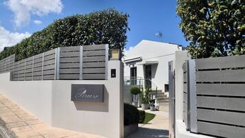 Fachada da propriedade