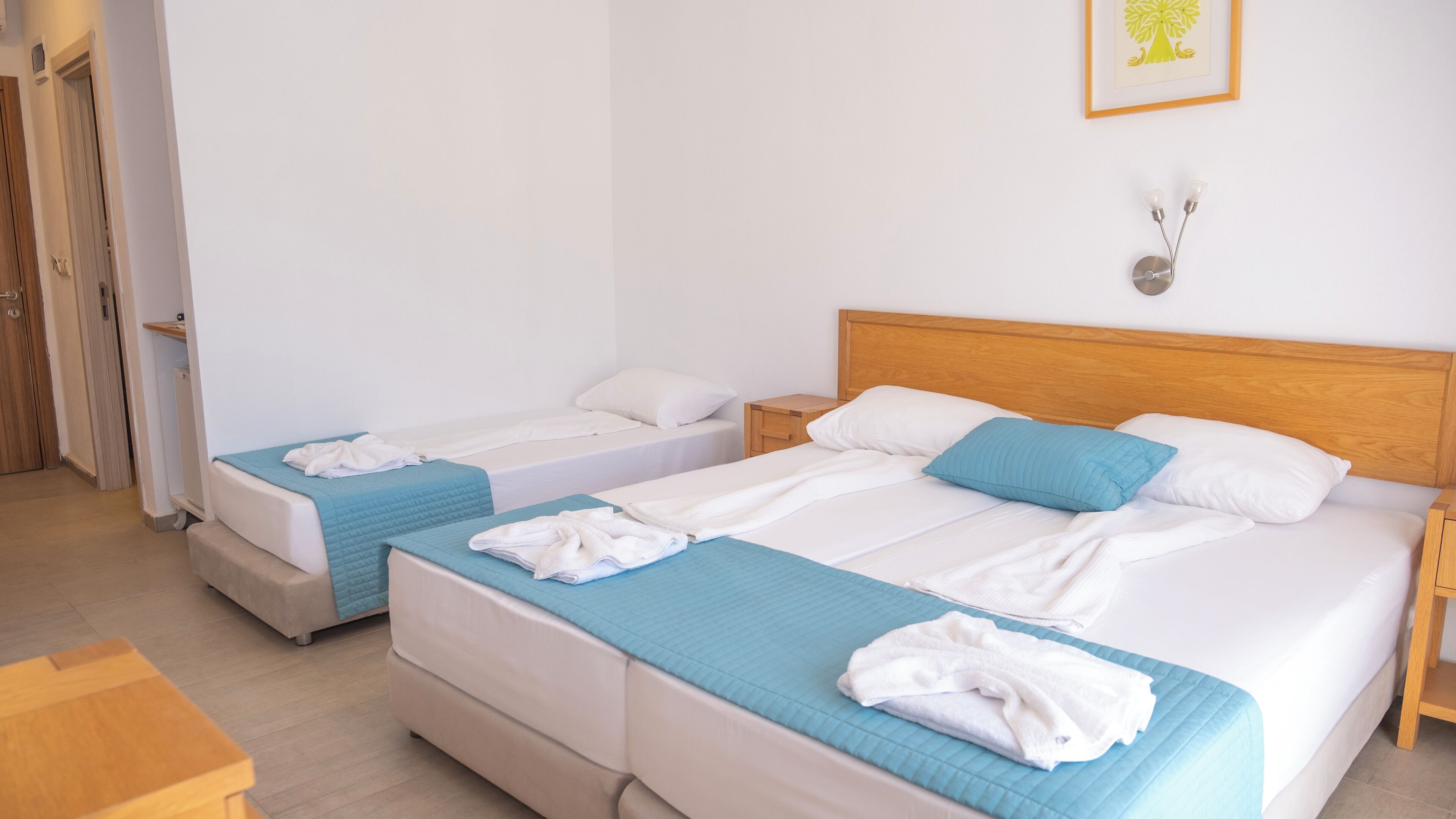 Tremannsrom – deluxe | Skrivebord, ekstrasenger (mot et tillegg), wi-fi (inkludert) og sengetøy