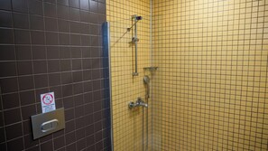 Deluxe Double Room | Bathroom