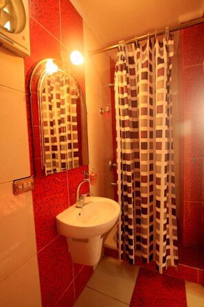 Standard Double or Twin Room | Bathroom - Arabesque Hotel (Cairo)