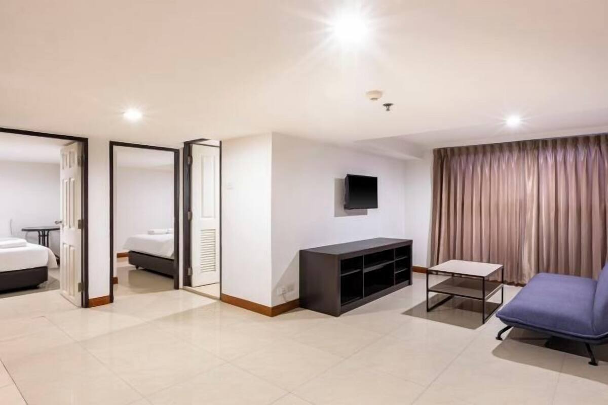1 bedroom, cribs (free), individually decorated, individually furnished