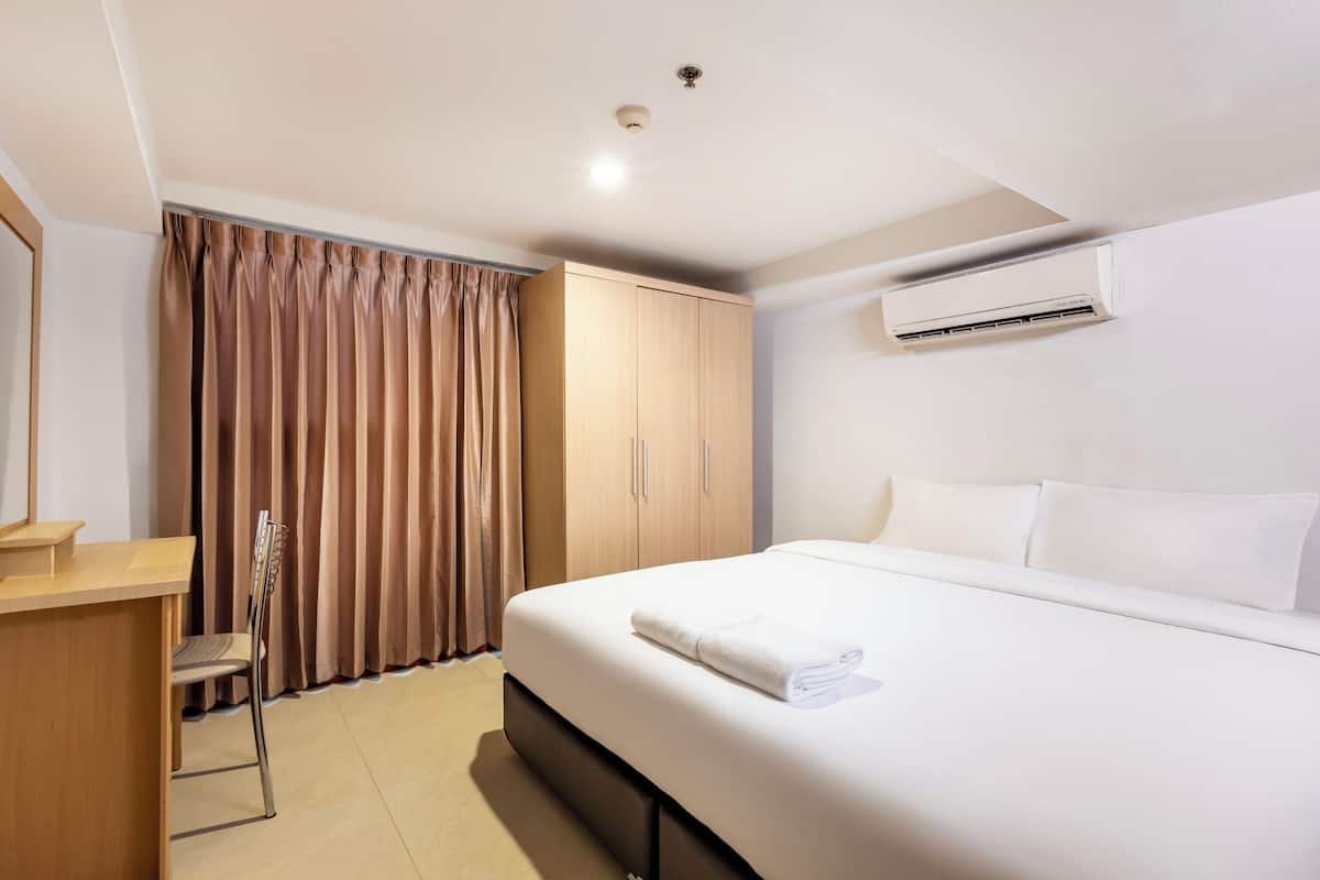 1 bedroom, individually decorated, individually furnished