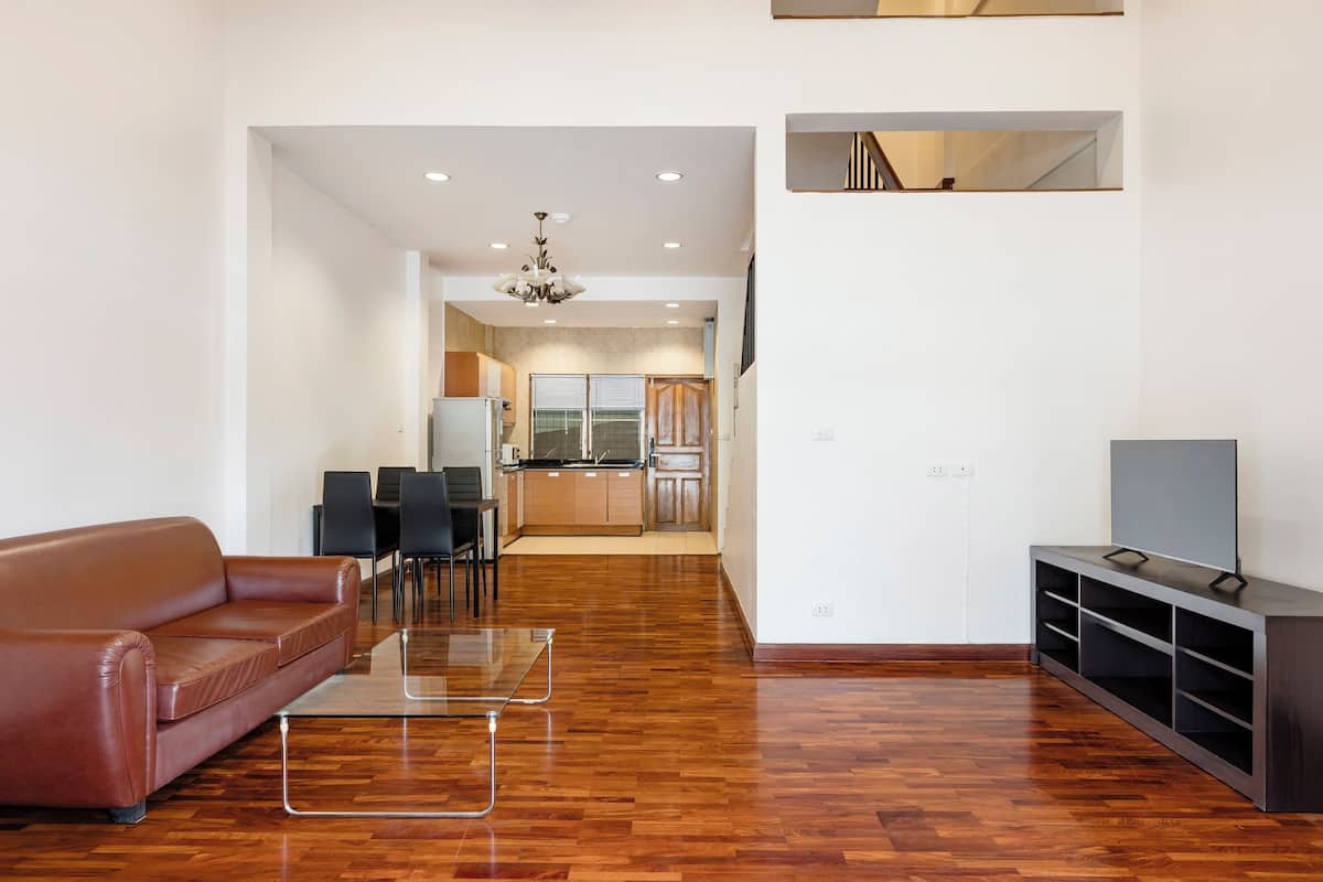 1 bedroom, individually decorated, individually furnished
