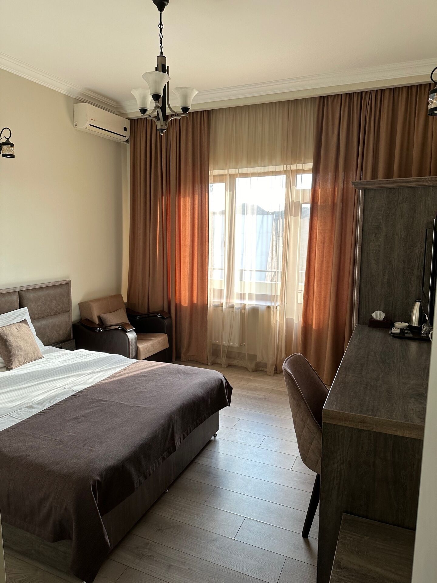 Photo - Capital Hotel