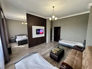 Premium bedding, minibar, individually decorated, individually furnished - Capital Hotel (Yerevan)