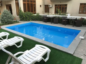 Outdoor pool - Capital Hotel (Yerevan)