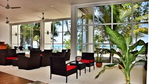 Lobby sitting area - Athiri Beach (Dhigurah)