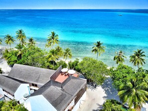 Aerial view - Athiri Beach (Dhigurah)