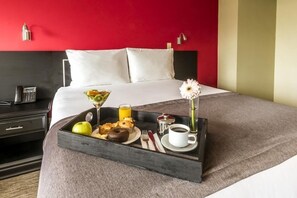 Minibar, in-room safe, desk, soundproofing - Exe San Jose Center (San Jose)