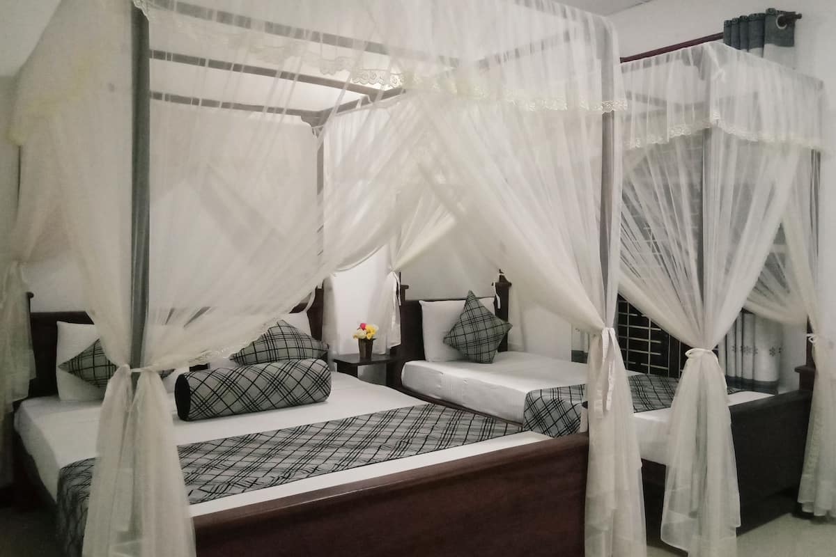 triple room, private bathroom, ground floor (with a/c) | 1 bedroom, premium bedding, desk, soundproofing