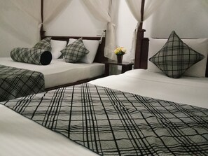 Premium bedding, desk, soundproofing, iron/ironing board - Sigiriya Rock Gate Resort (Sigiriya)