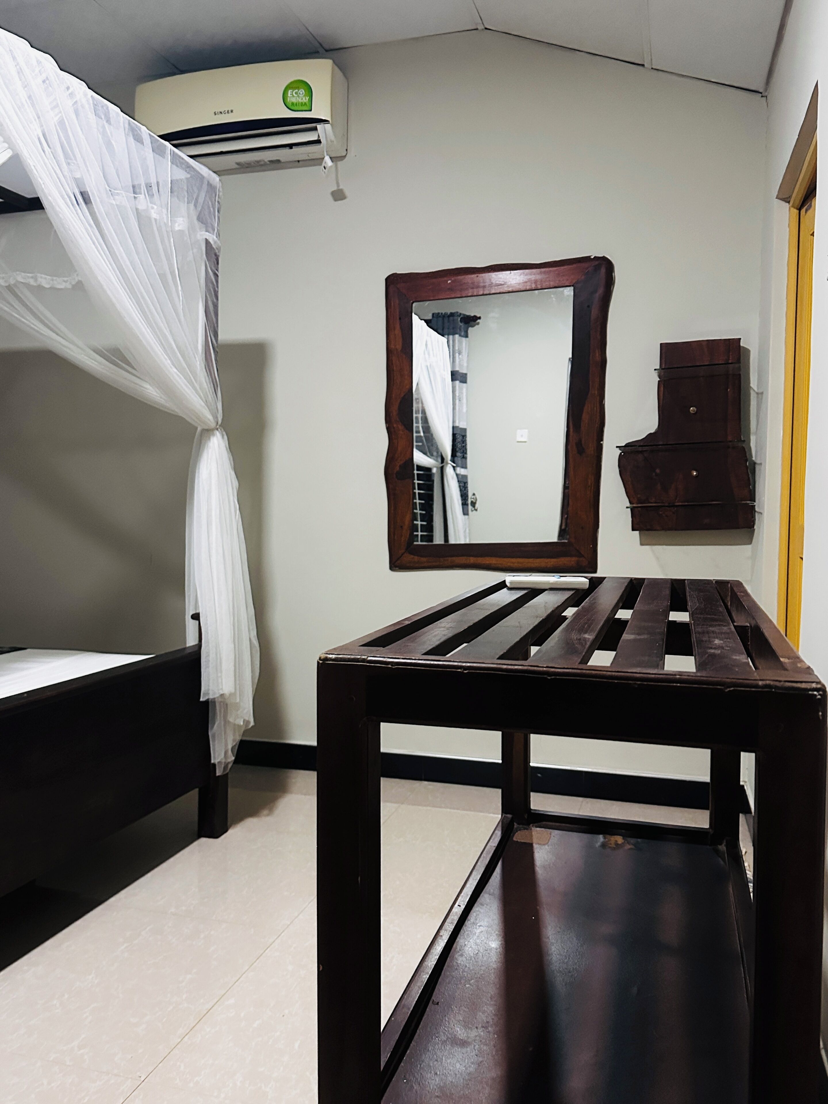 Habitación doble, baño privado, planta baja (with A/C) | Ropa de cama de alta calidad, escritorio, sistema de insonorización