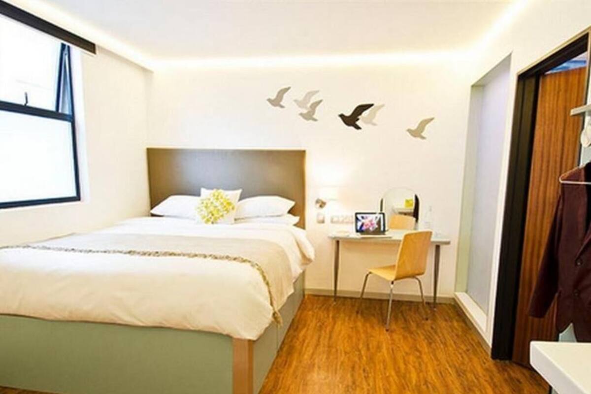 In-room safe, desk, free WiFi, bed sheets