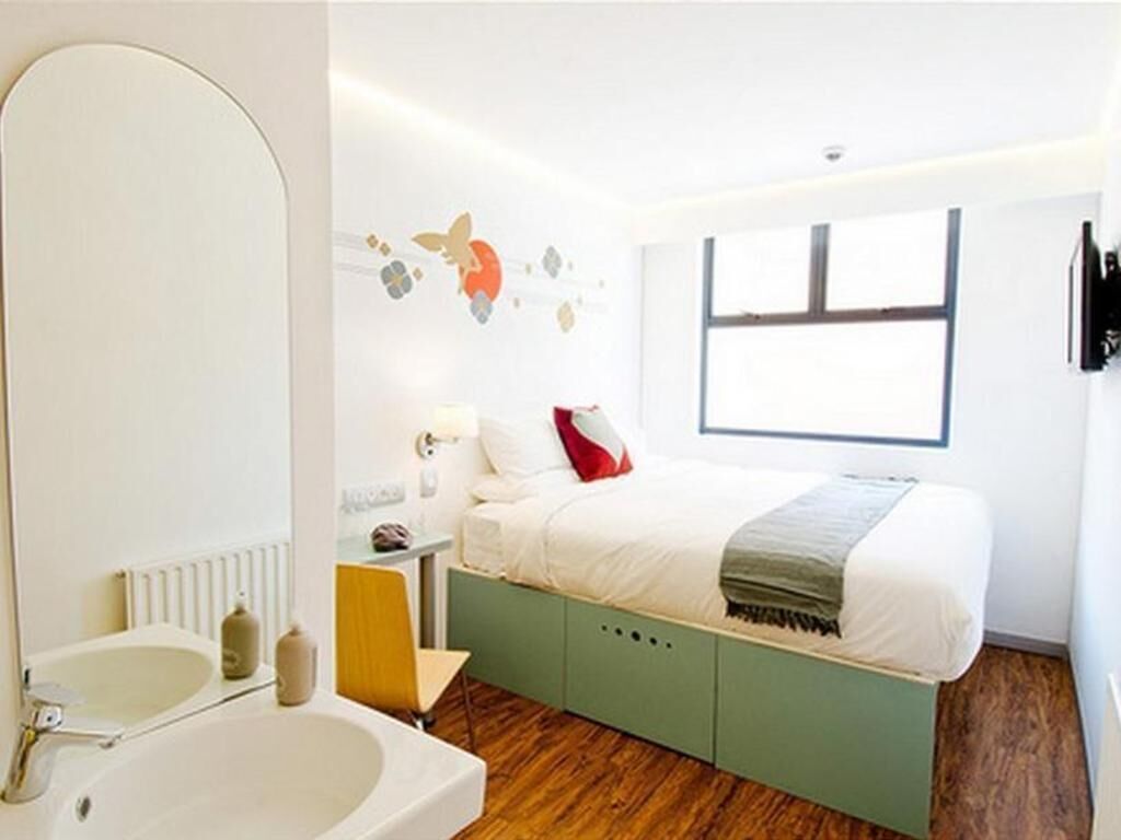 In-room safe, desk, free WiFi, bed sheets