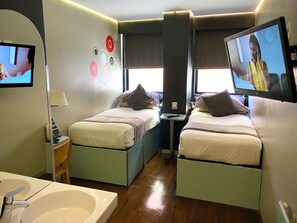 Coffres-forts dans les chambres, bureau, Wi-Fi gratuit, draps fournis