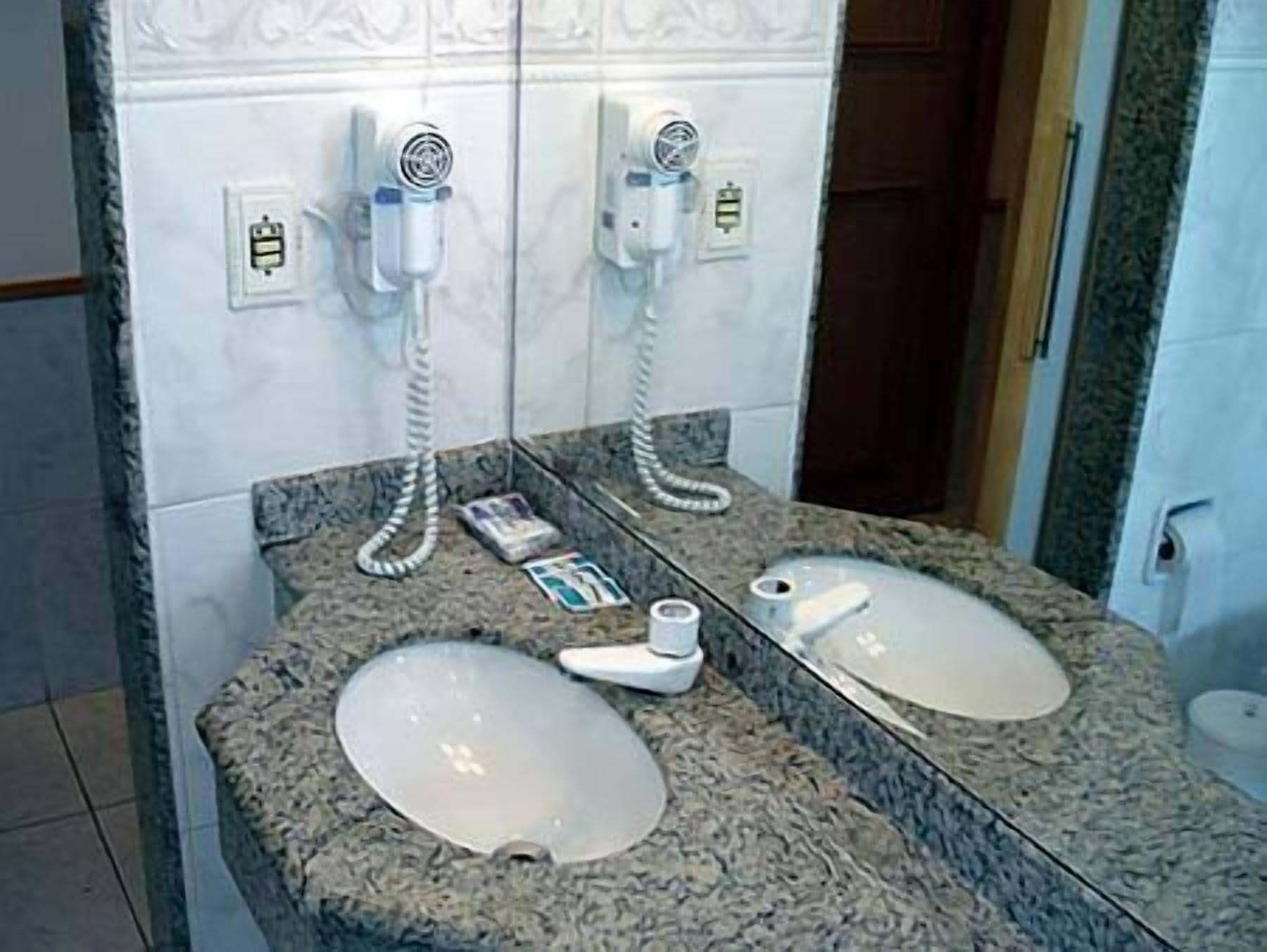 Photo - North Palace Hotel