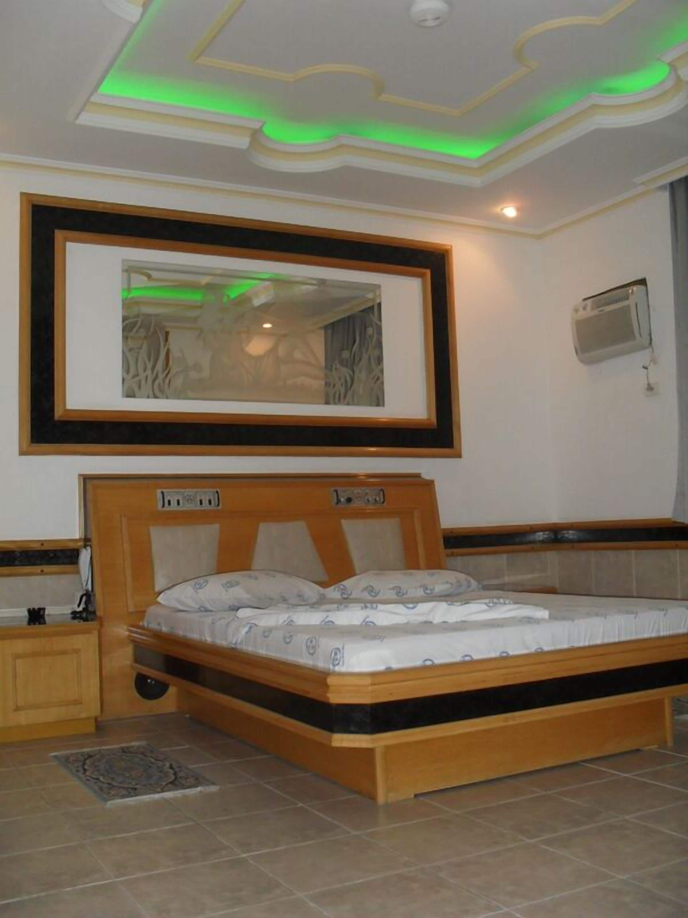 Photo - North Palace Hotel