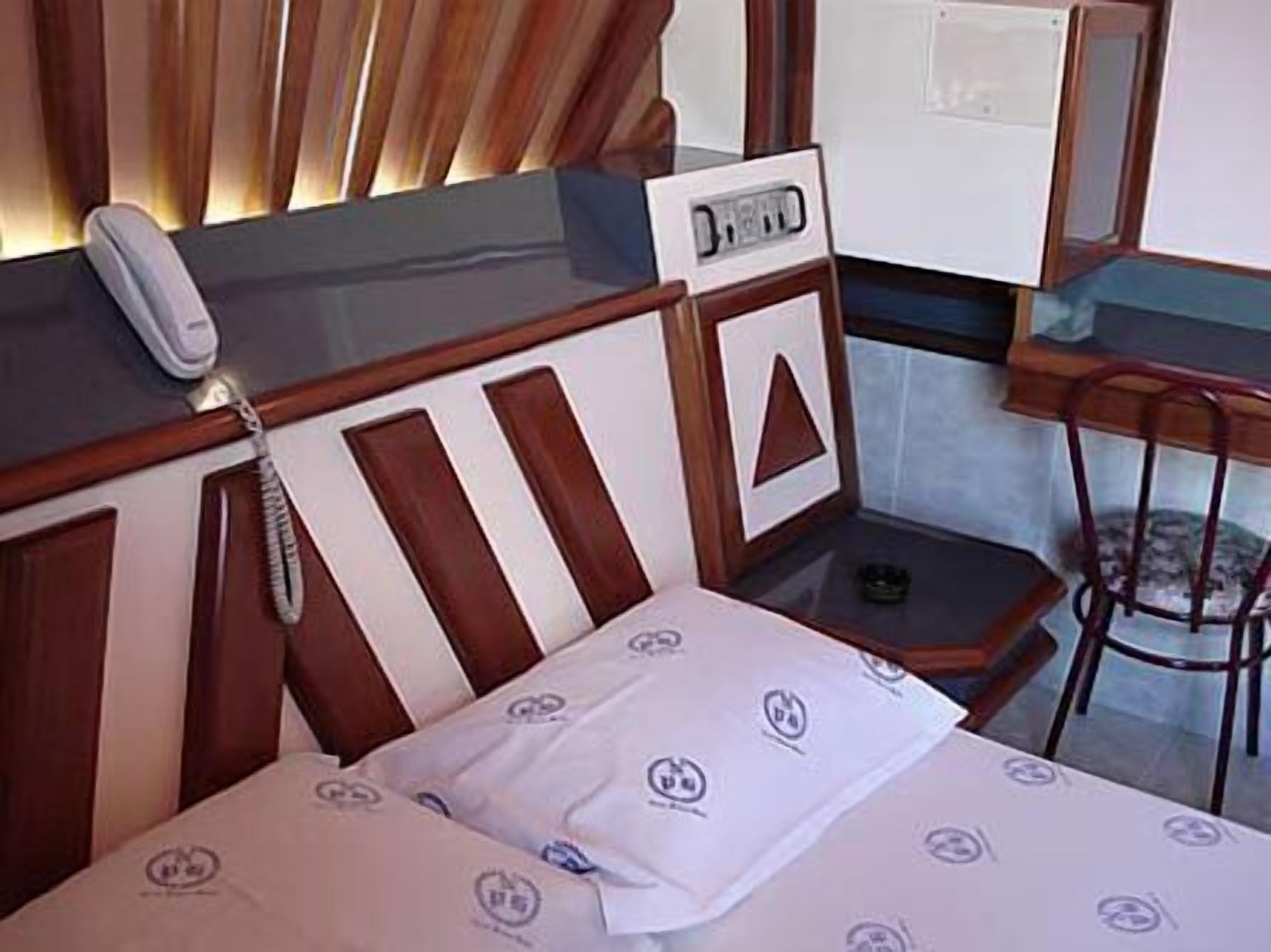 Photo - North Palace Hotel