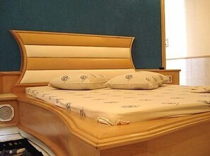 1 bedroom, desk, free WiFi
