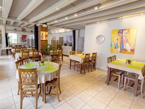 Mittagessen, Abendessen, regionale Küche, Speisen im Freien 