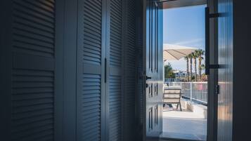 Junior Suite | Egyptian cotton sheets, premium bedding, down duvets, minibar