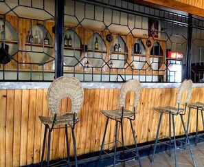 Bar (on property) - Dendere Lodge (Harare)