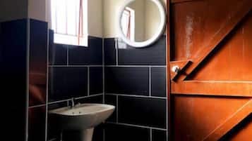 Double Room (Four Sleeper) | Bathroom sink