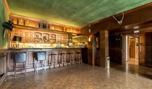 Bar (on property) - Hotel Candanchu (Aisa)