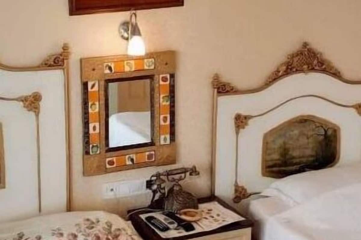 Triple Room | Premium bedding, minibar, in-room safe, desk