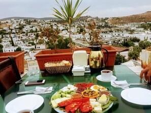 Free daily continental breakfast - Merve Park Hotel (Bodrum)