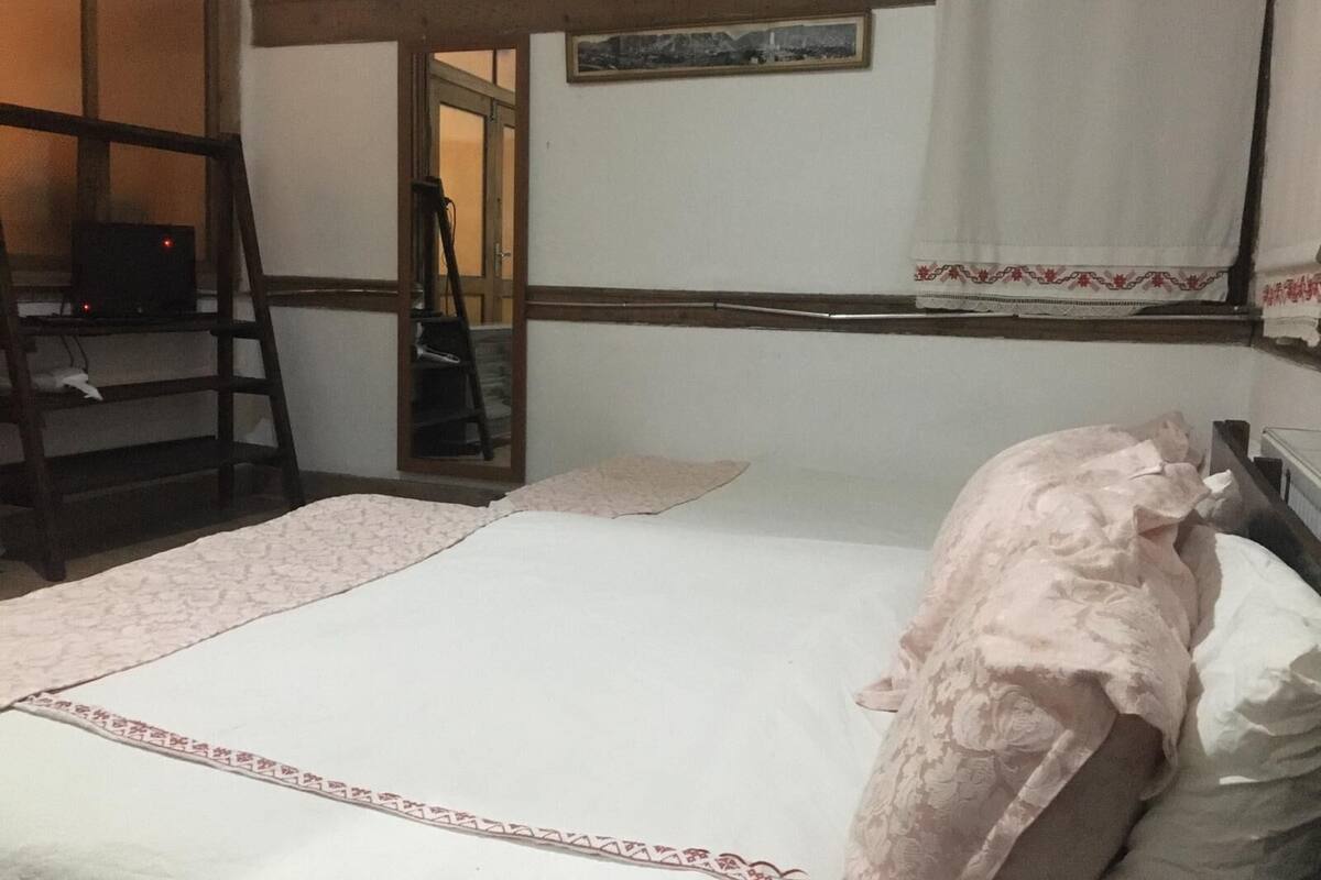 Economy Triple Room ( Bathroom Out of Room ) | Premium bedding, in-room safe, desk, iron/ironing board