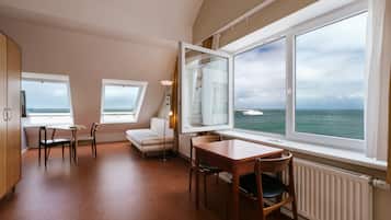 Studio, Sea View | Living area
