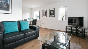 Leilighet, 2 soverom (Garden - First Floor) | Oppholdsområde