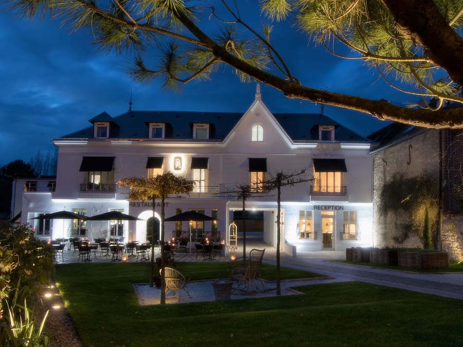 Facciata della struttura - sera/notte